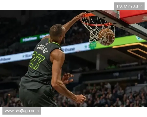 洛佩斯称赞祖巴茨配合默契认为他是年度最佳防守球员有力竞争者